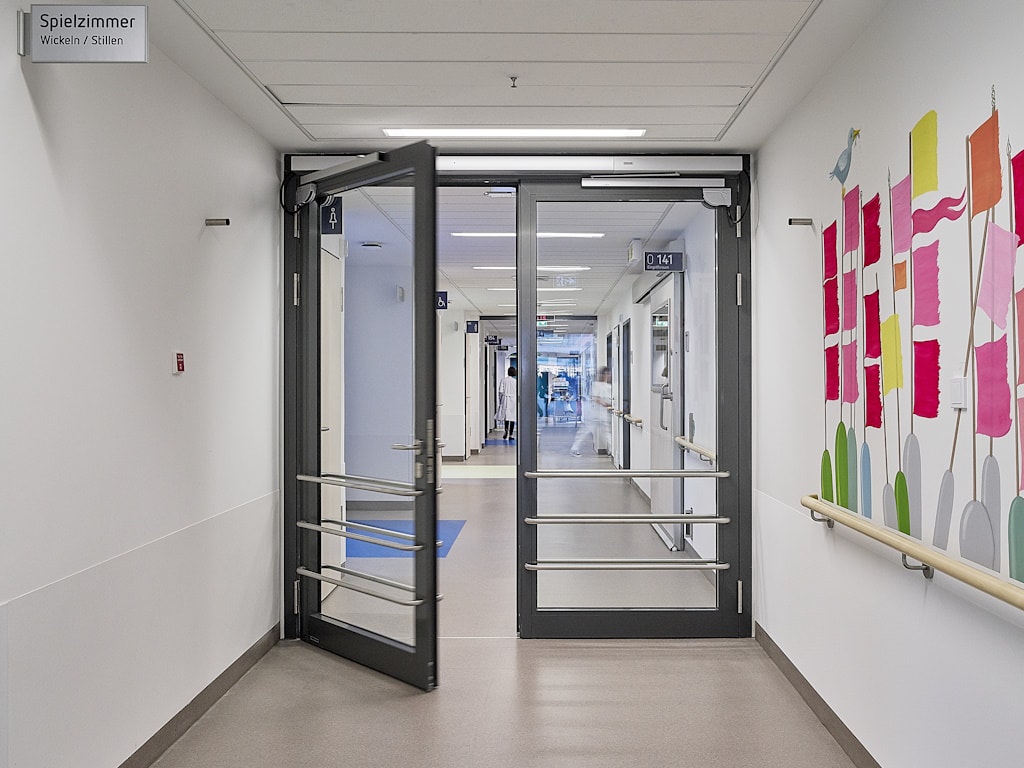 Feststellanlagen & Obertürschließer – Ausführung 3